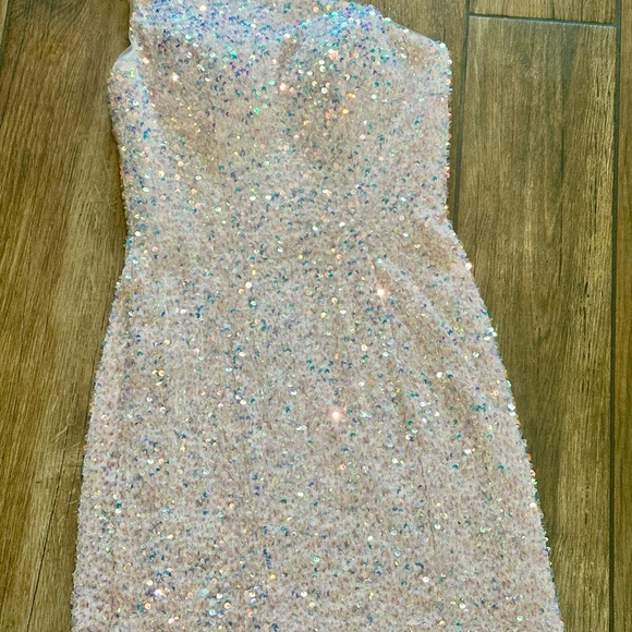 Sherri Hill Dresses & Skirts - Sherri Hill Light Pink Iridescent Sequin One-Shoulder Dress, size 4